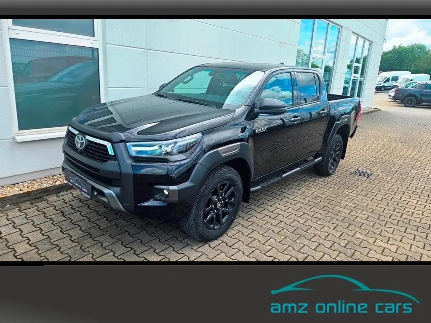 Toyota Hilux Invincible DoKa 2.8 4WD Automatik am Lager Schwarz - 1