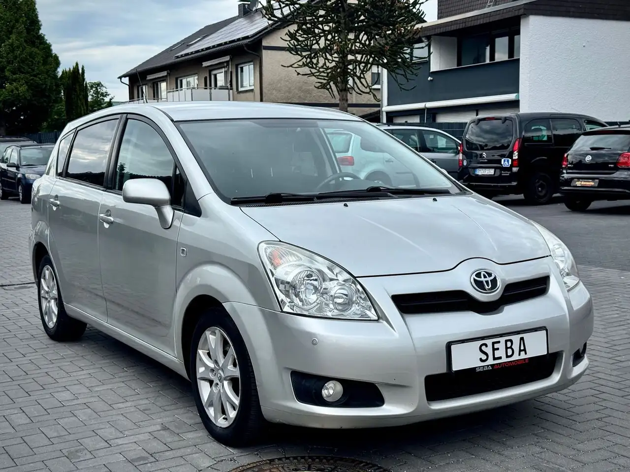 TOYOTA COROLLA VERSO 2.2 D-4D 136 ch AVANT BVM - VOLANT EN CUIR - 2EME MAIN - CLIMATISATION