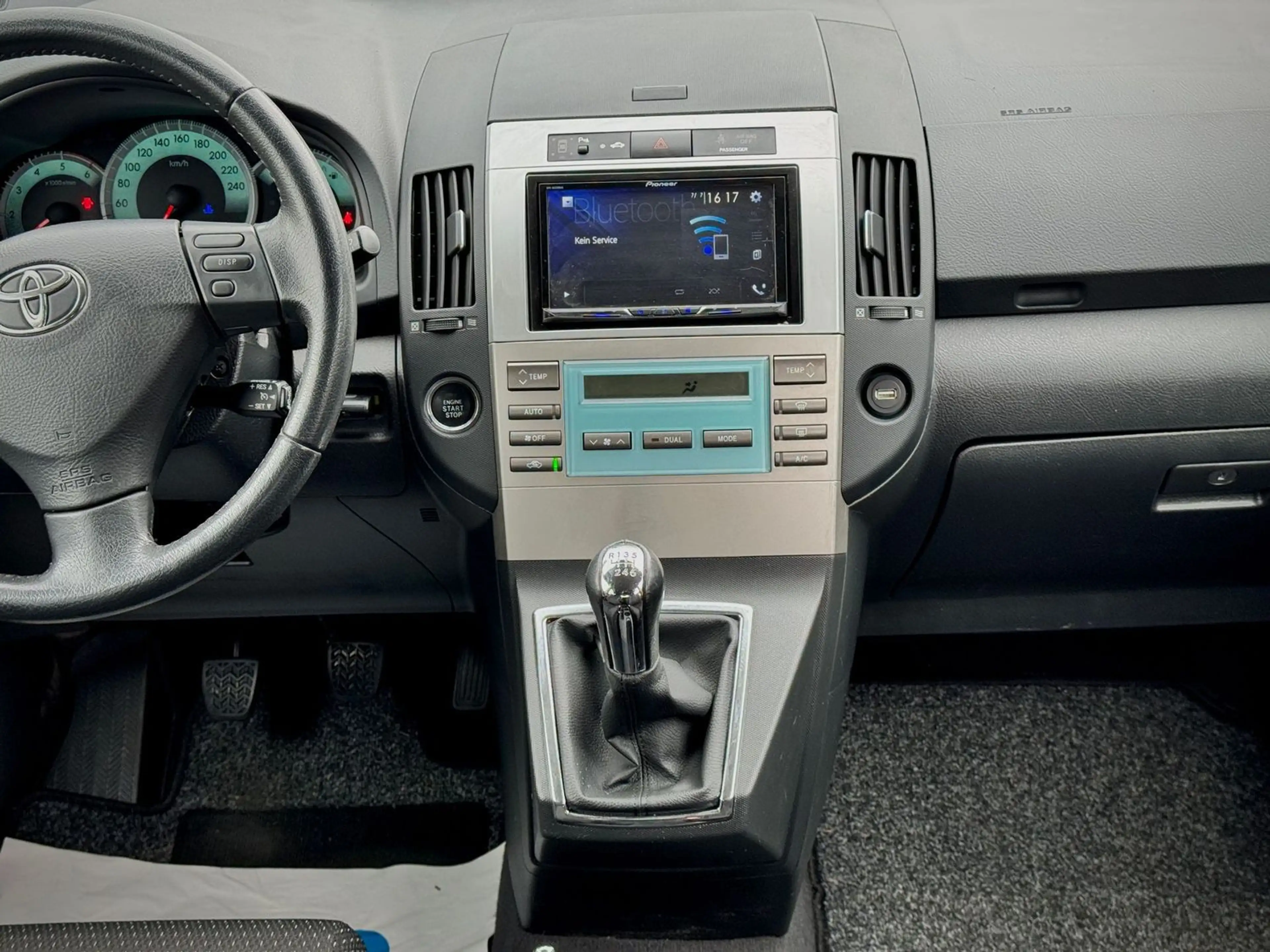 Toyota Corolla Verso 2.2 D-4D '2.Hand'7-Sitzer'Klima' — photo 4