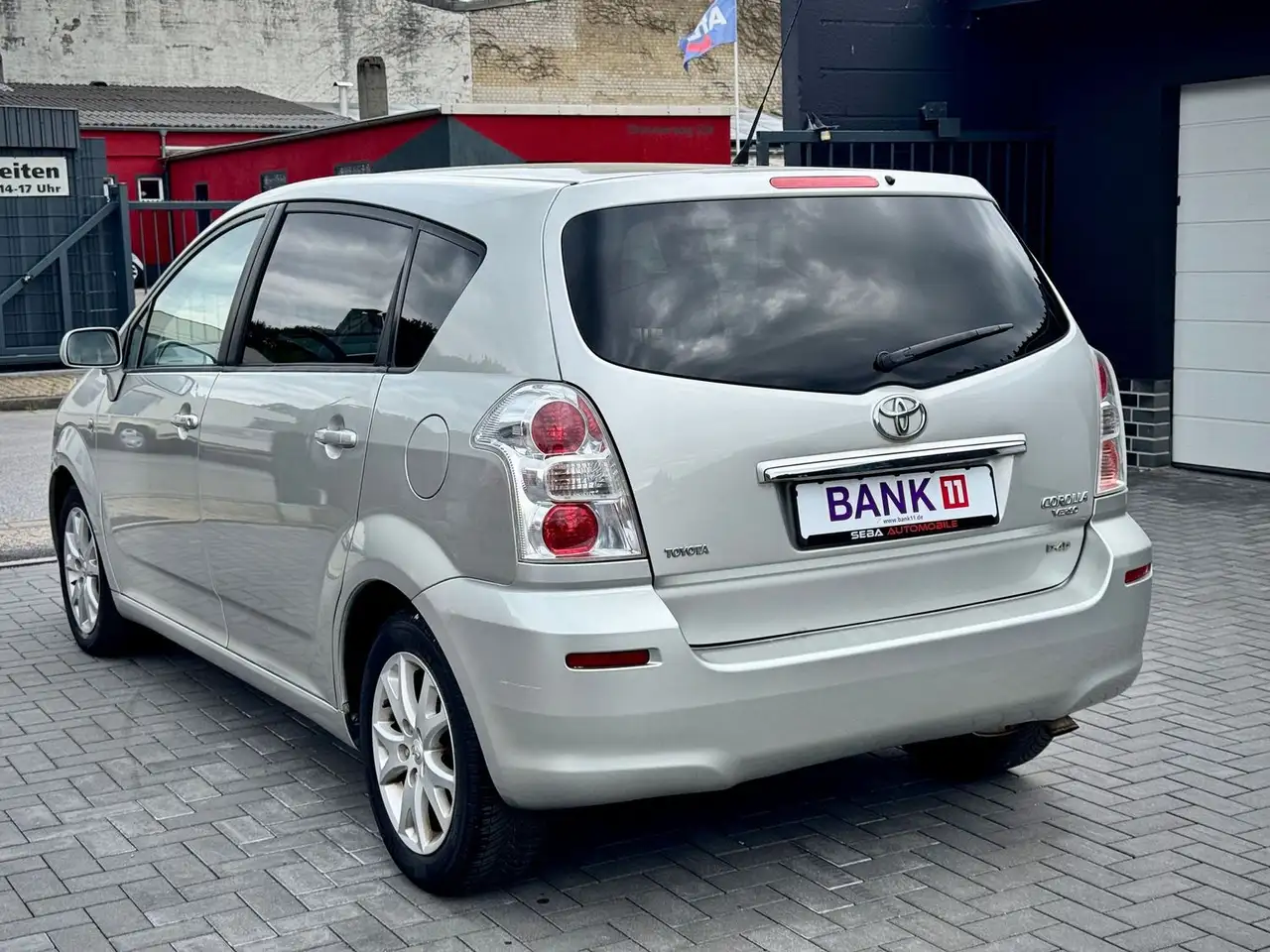 TOYOTA COROLLA VERSO 2.2 D-4D 136 ch AVANT BVM - VOLANT EN CUIR - 2EME MAIN - CLIMATISATION