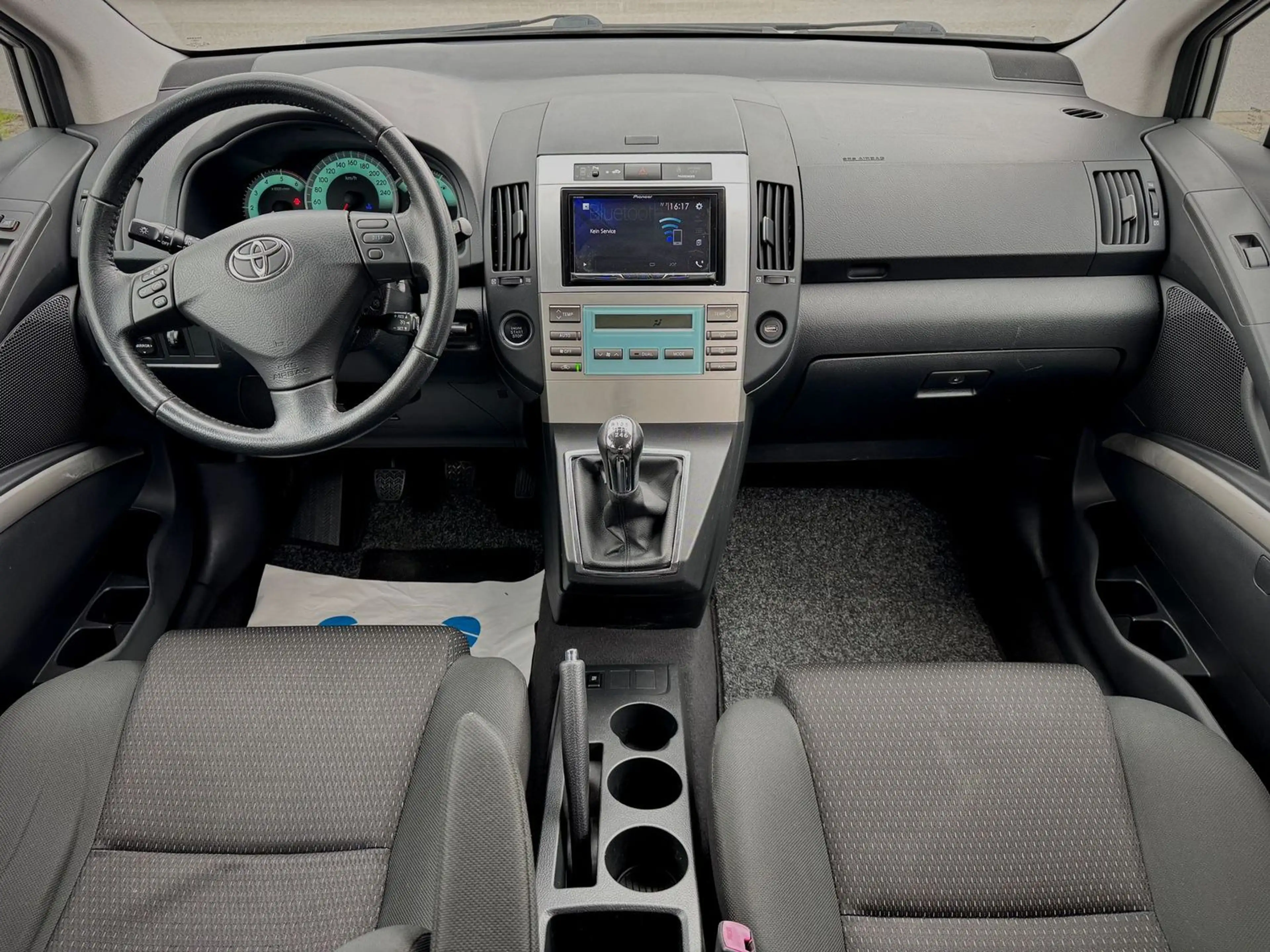 Toyota Corolla Verso 2.2 D-4D '2.Hand'7-Sitzer'Klima' — photo 2