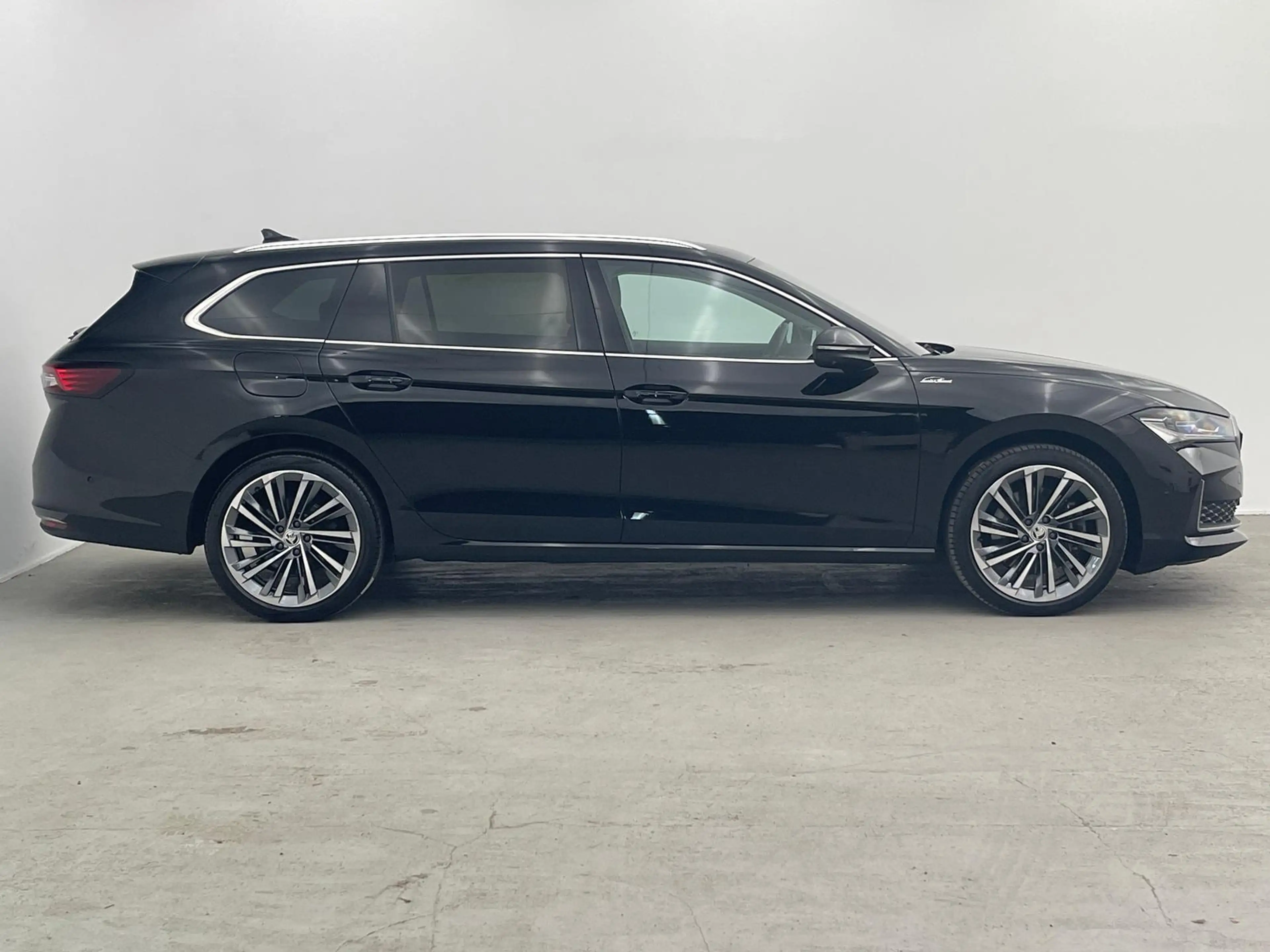 Skoda Superb Combi 1.5 TSI iV L&K DSG 360°KAM*HUD*CANTON*AHK*ME — photo 7