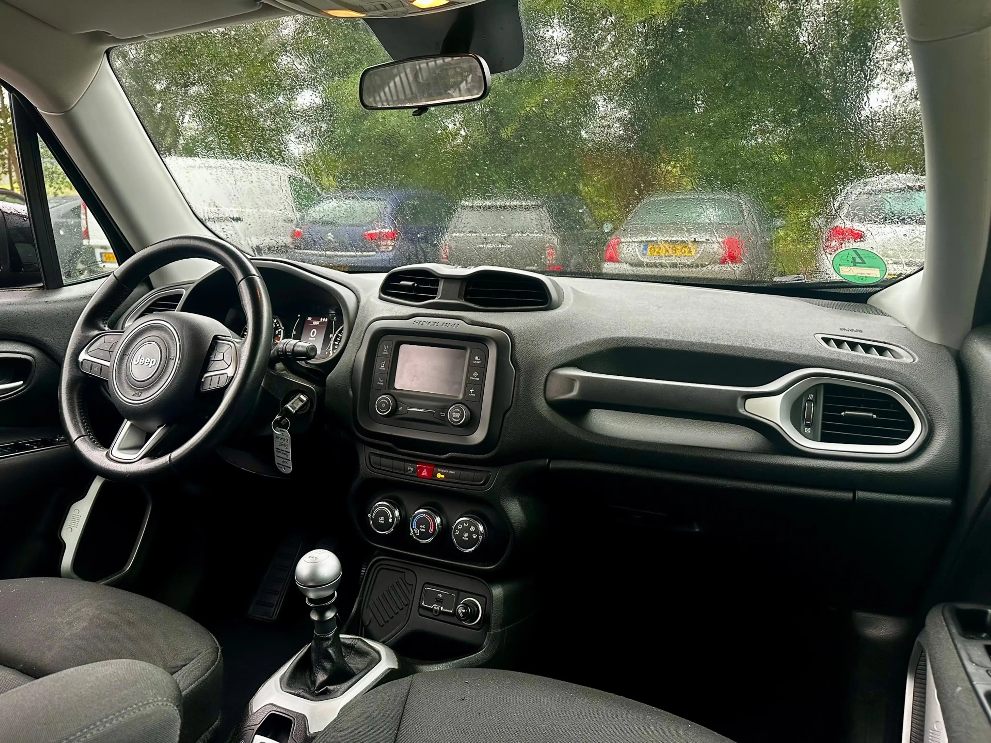 Jeep Renegade 1.4 MultiAir Limited — photo 12