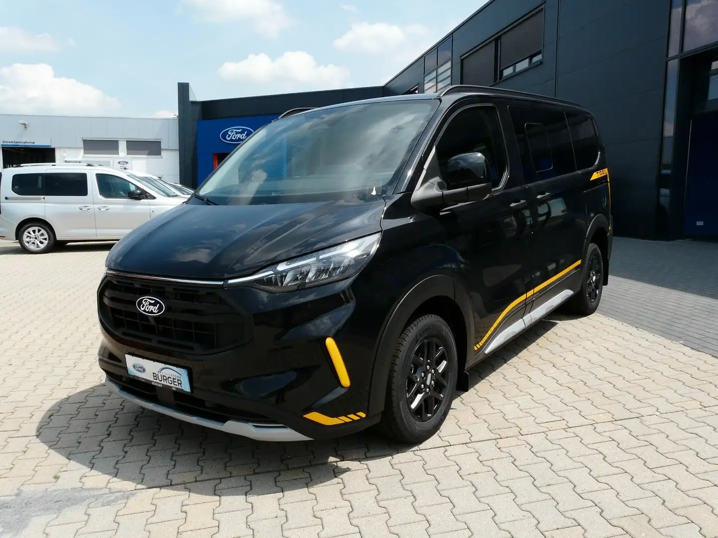 Ford Transit Custom Kombi 320 L1 AWD Trail *ACC* Zwart - 1