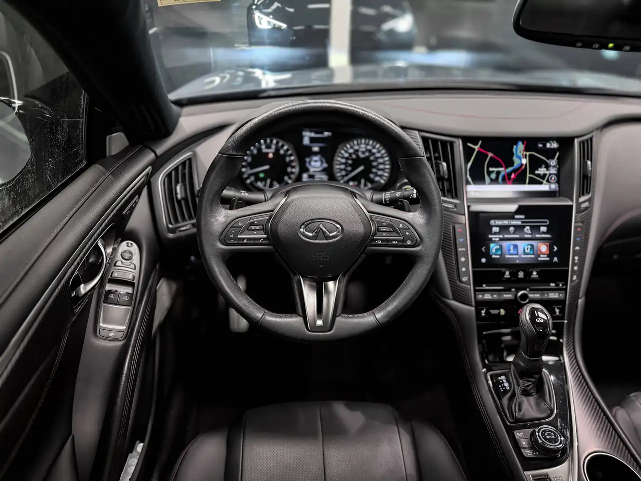 Infiniti Q60 снимка Infiniti Q60