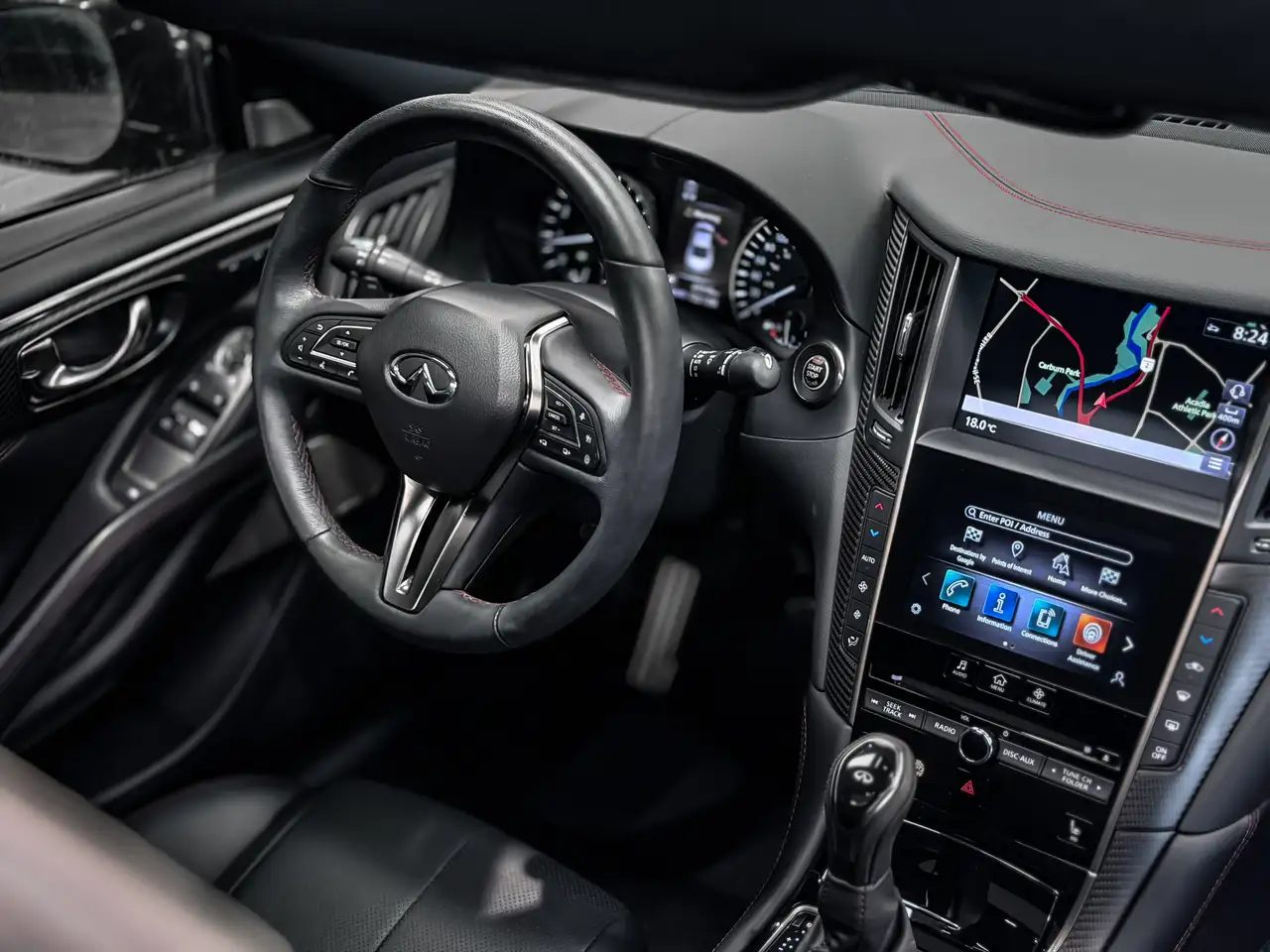 Infiniti Q60 снимка Infiniti Q60