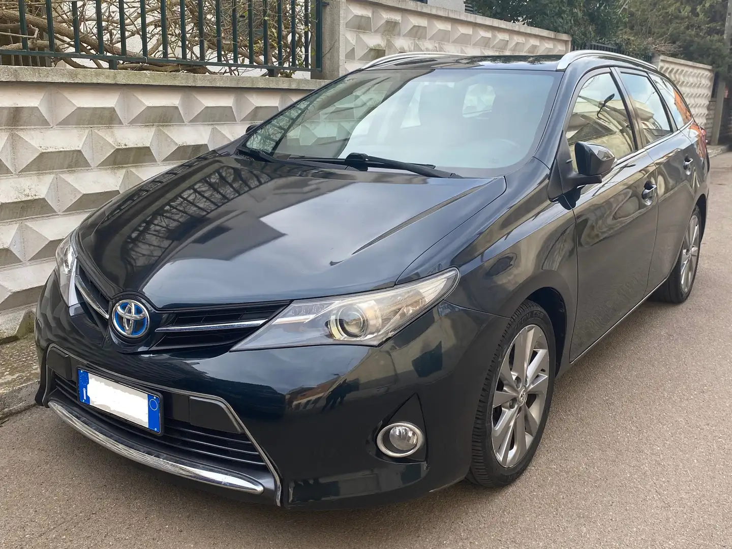 Toyota Auris Touring Sport 1.8 hybrid Active eco Grigio - 1