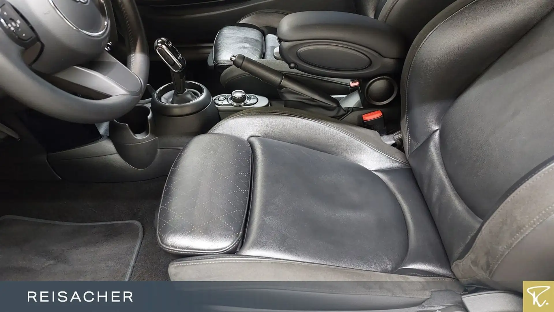 MINI Cooper Cabrio A Classic-Trim,Navi,Leder,RFK,LED Rot - 2