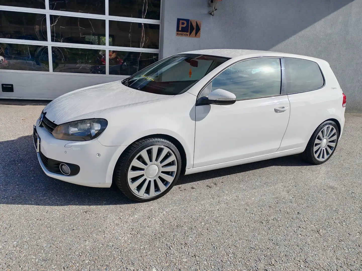Volkswagen Golf 1,2 TSI TEAM Weiß - 1