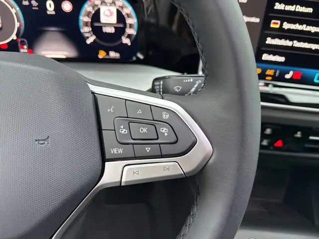 Volkswagen Golf view 13