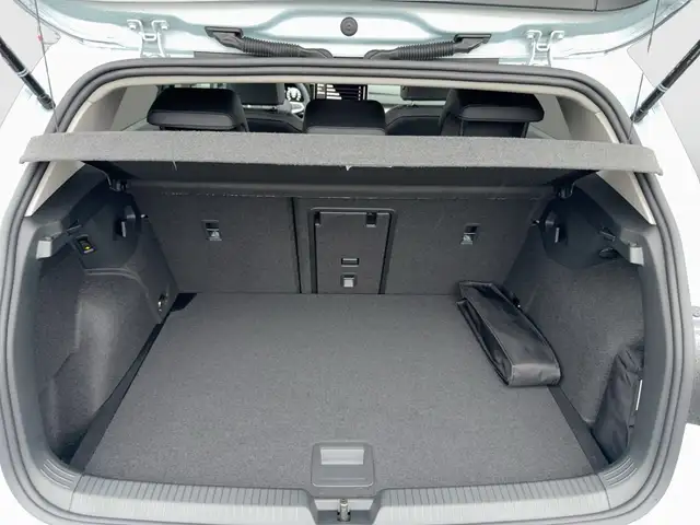 Volkswagen Golf view 21