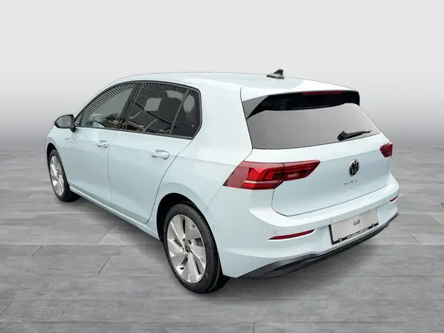 Volkswagen Golf view 4