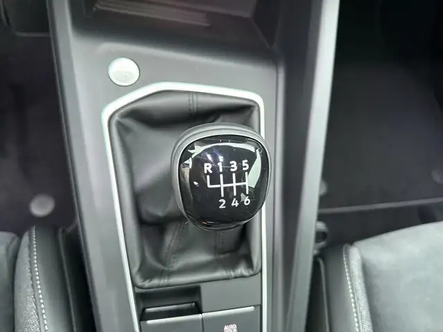 Volkswagen Golf view 19