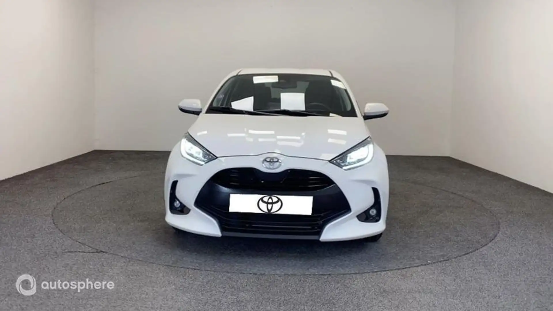 Toyota Yaris 70 VVT-i Design 5p MY22 - 2