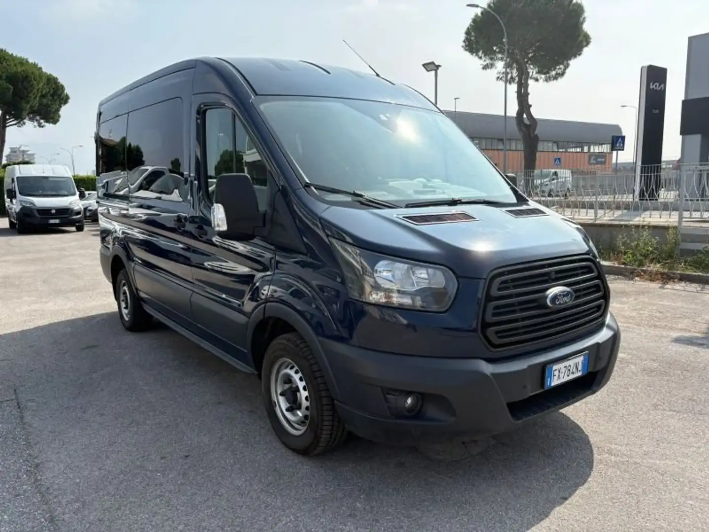 Ford Transit Bus Bus 2.0 ecoblue combi 8p. Blau - 2