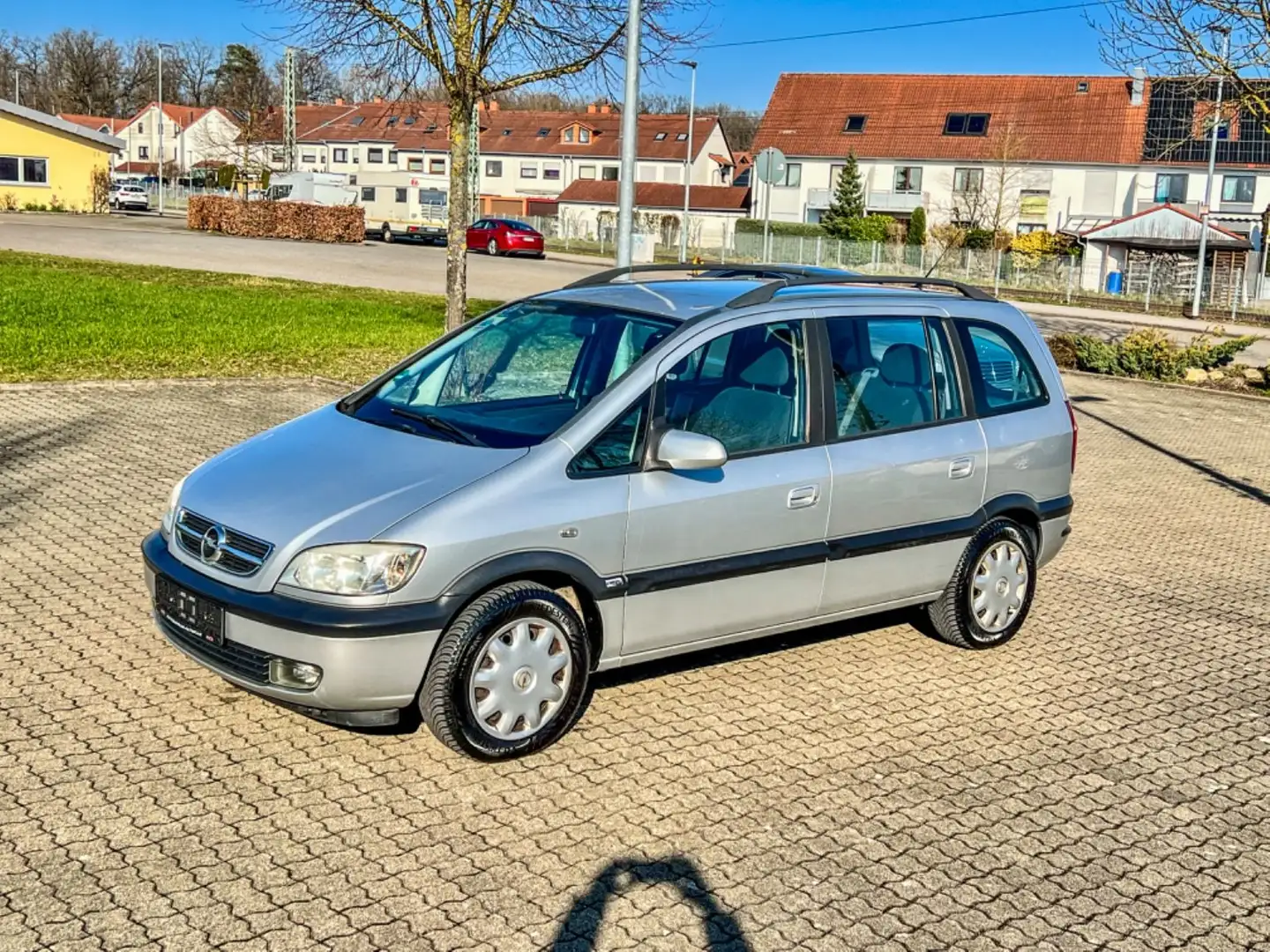 Opel Zafira A 1.8*Elegance*KLIMAAUT*7-SITZER*TÜV NEU* Silber - 2