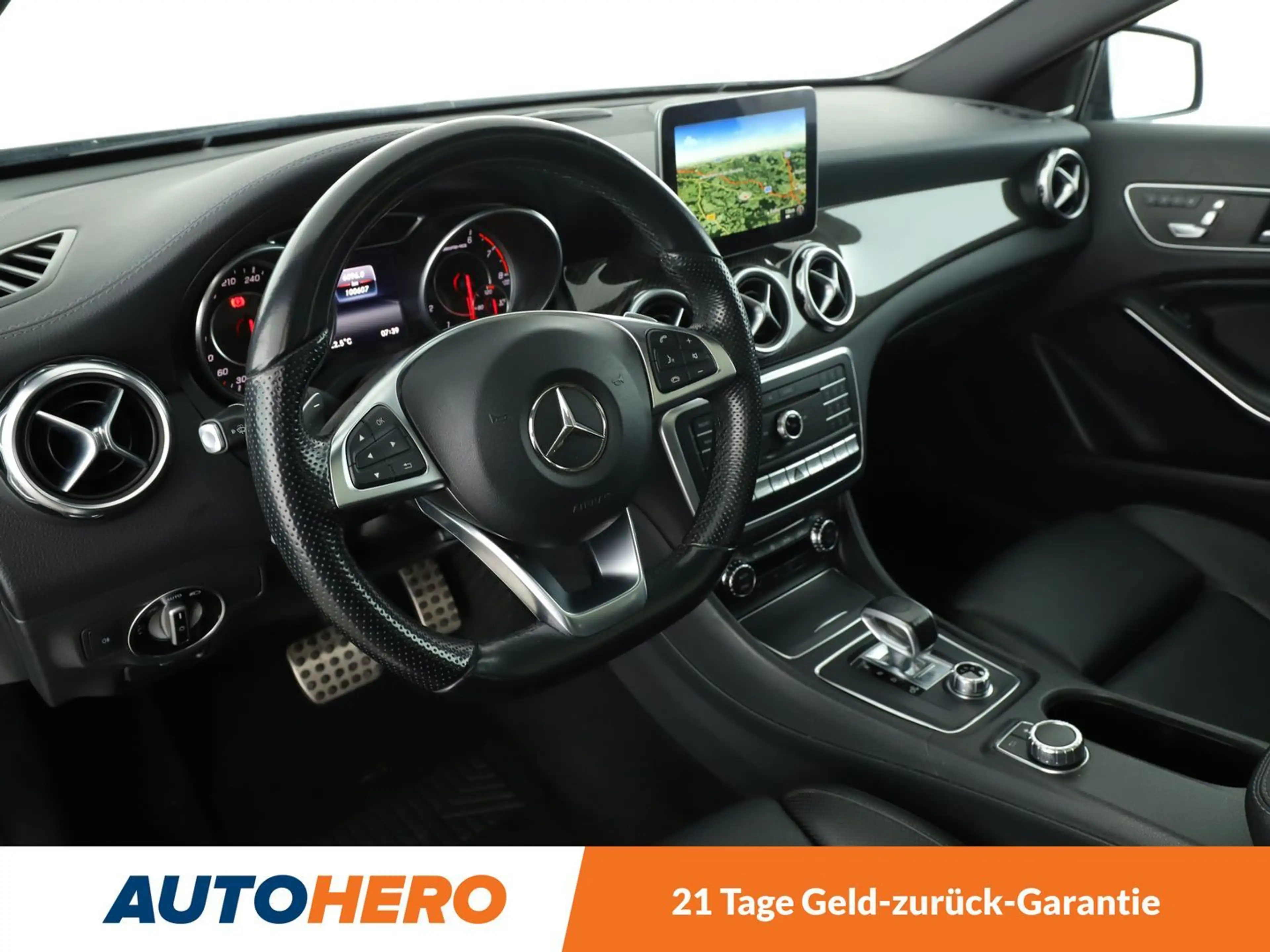 Mercedes-Benz GLA 45 AMG 4Matic Aut.*LED*NAVI*ACC*CAM*PDC*SHZ*KLIMA* — photo 11