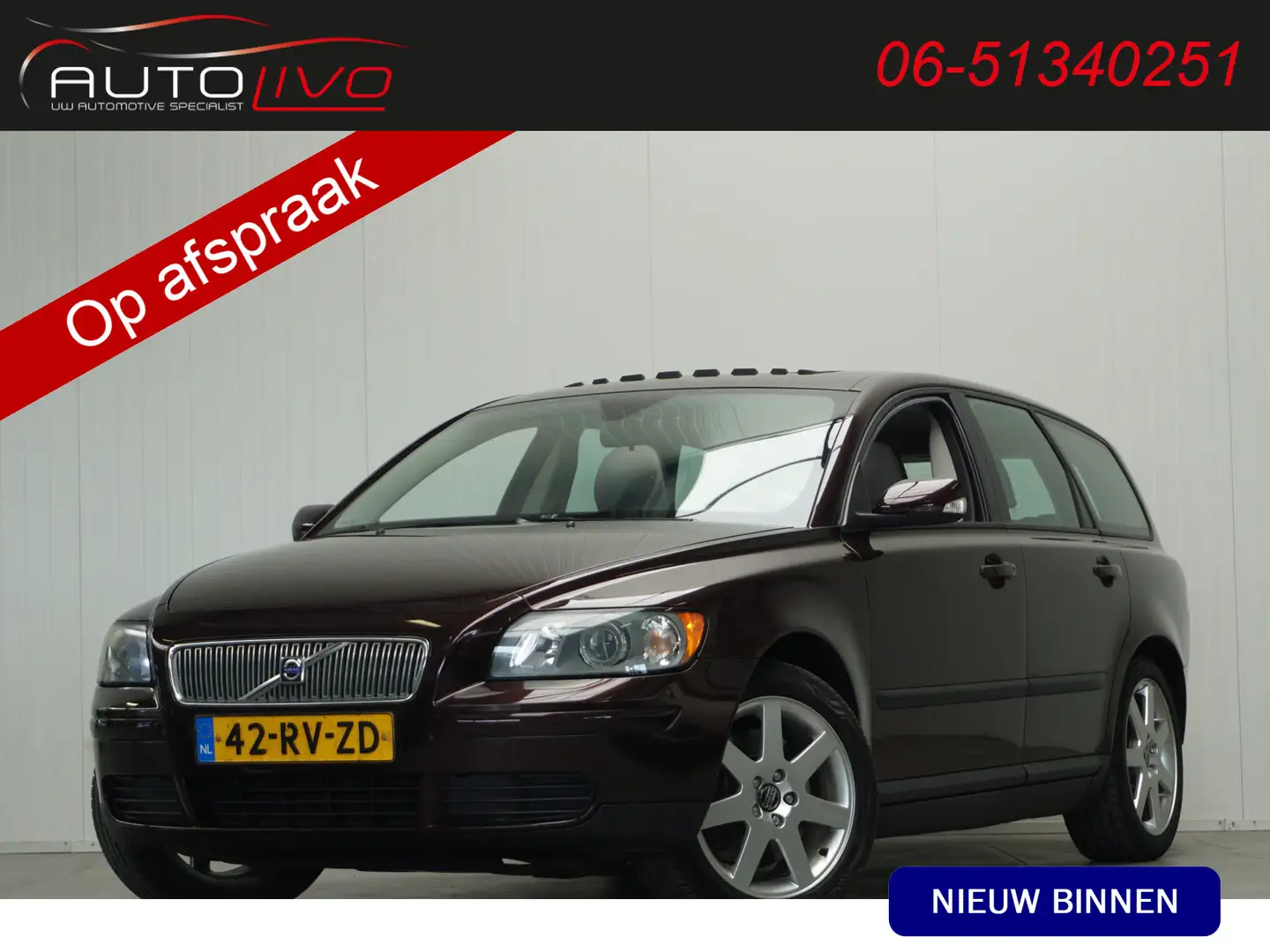 Volvo V50 2.5 T5 AWD Momentum 220 PK! NL AUTO! Mauve - 1
