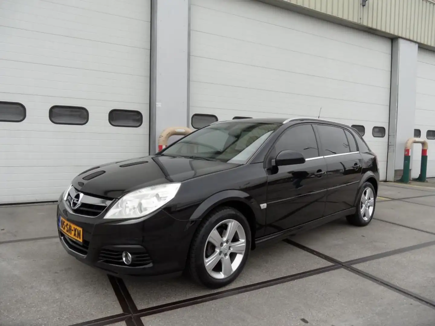 Opel Signum 2.2-16V Executive Nieuwst+leer Enz Negro - 1