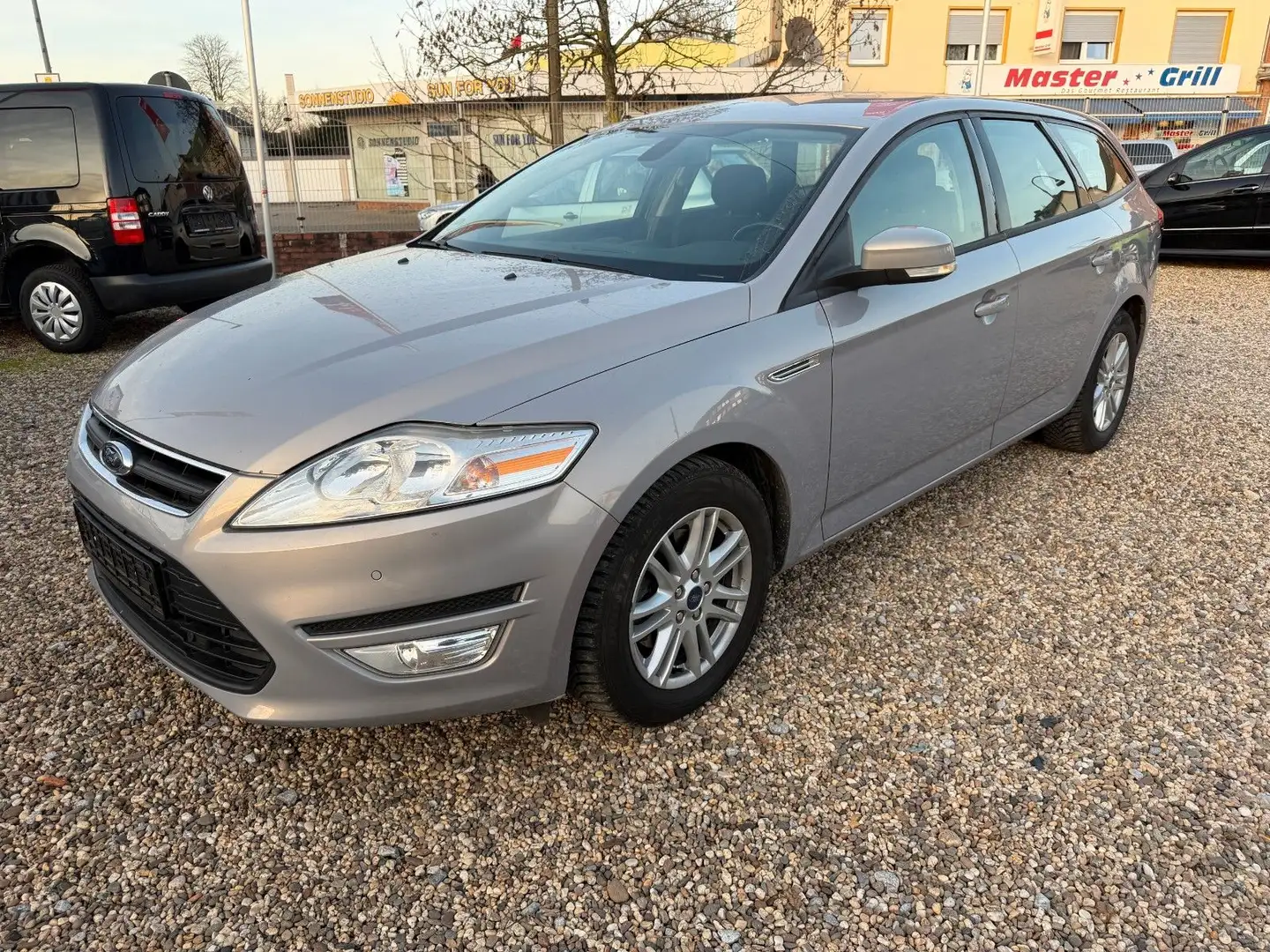 Ford Mondeo Turnier Ambiente 2,0 Automatik Grau - 1