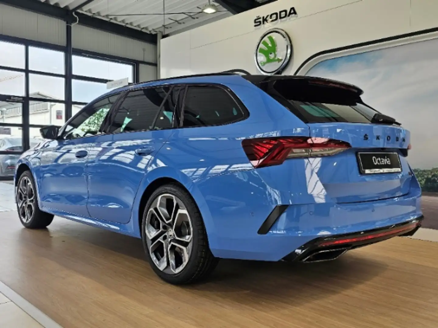 Skoda Octavia Combi RS 2.0TDI DSG FINAL EDITION SOFORT Bleu - 2