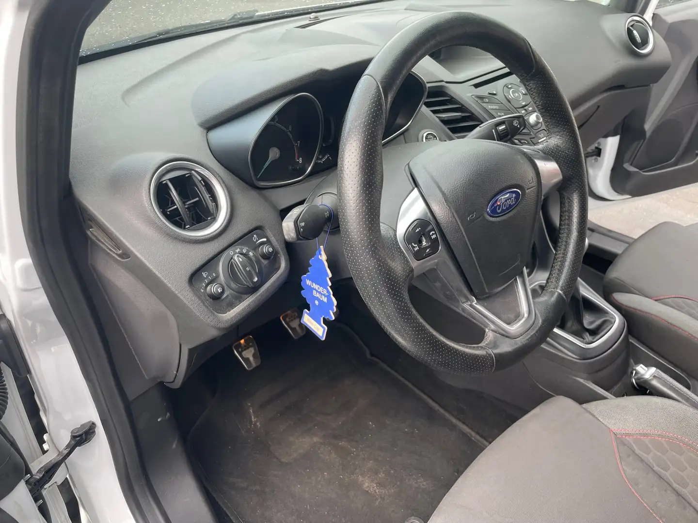 Ford Fiesta 1.0 EcoBoost Titanium Weiß - 2