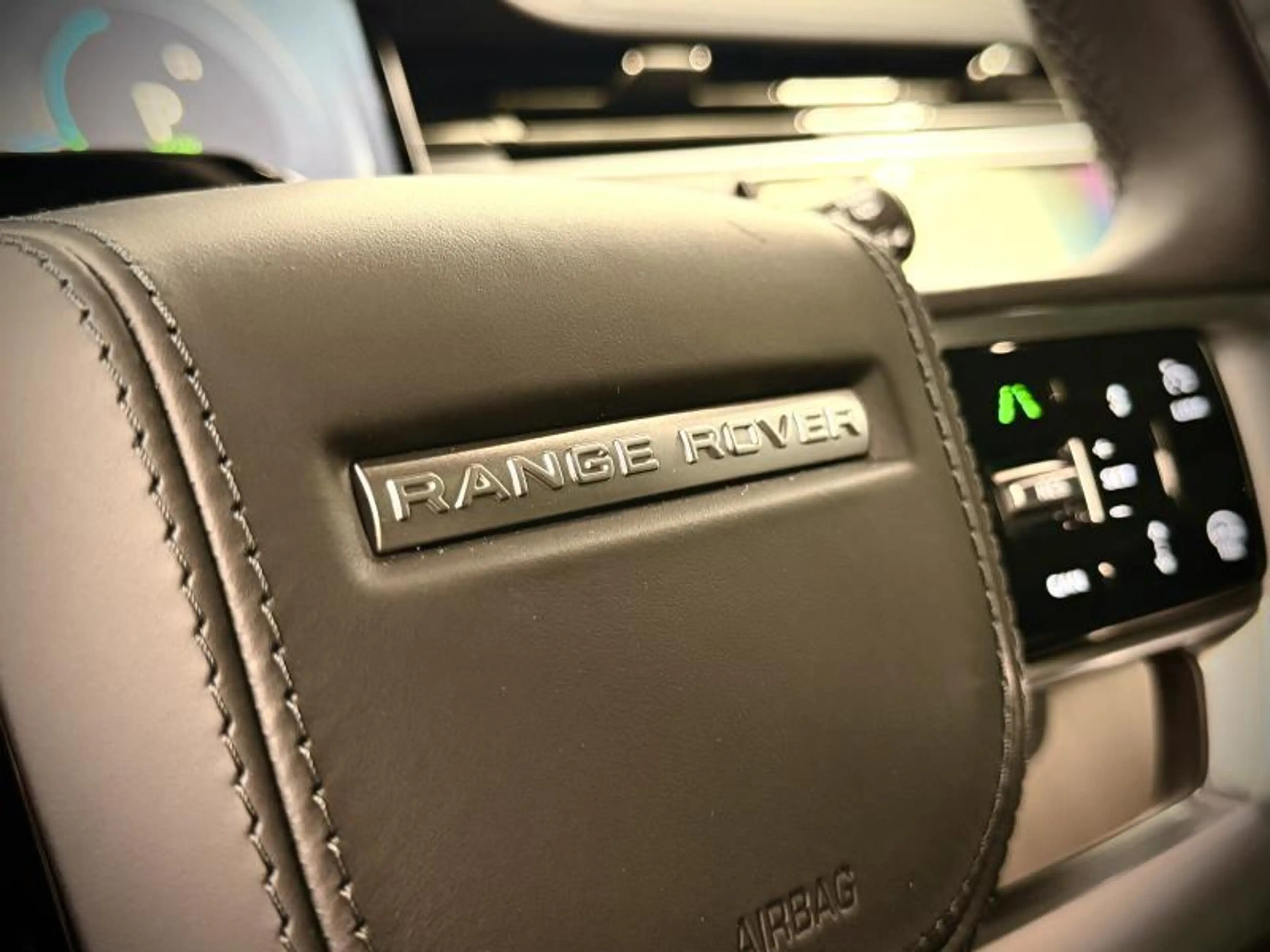 Land Rover Range Rover SWB P460e HSE 26MY — photo 15