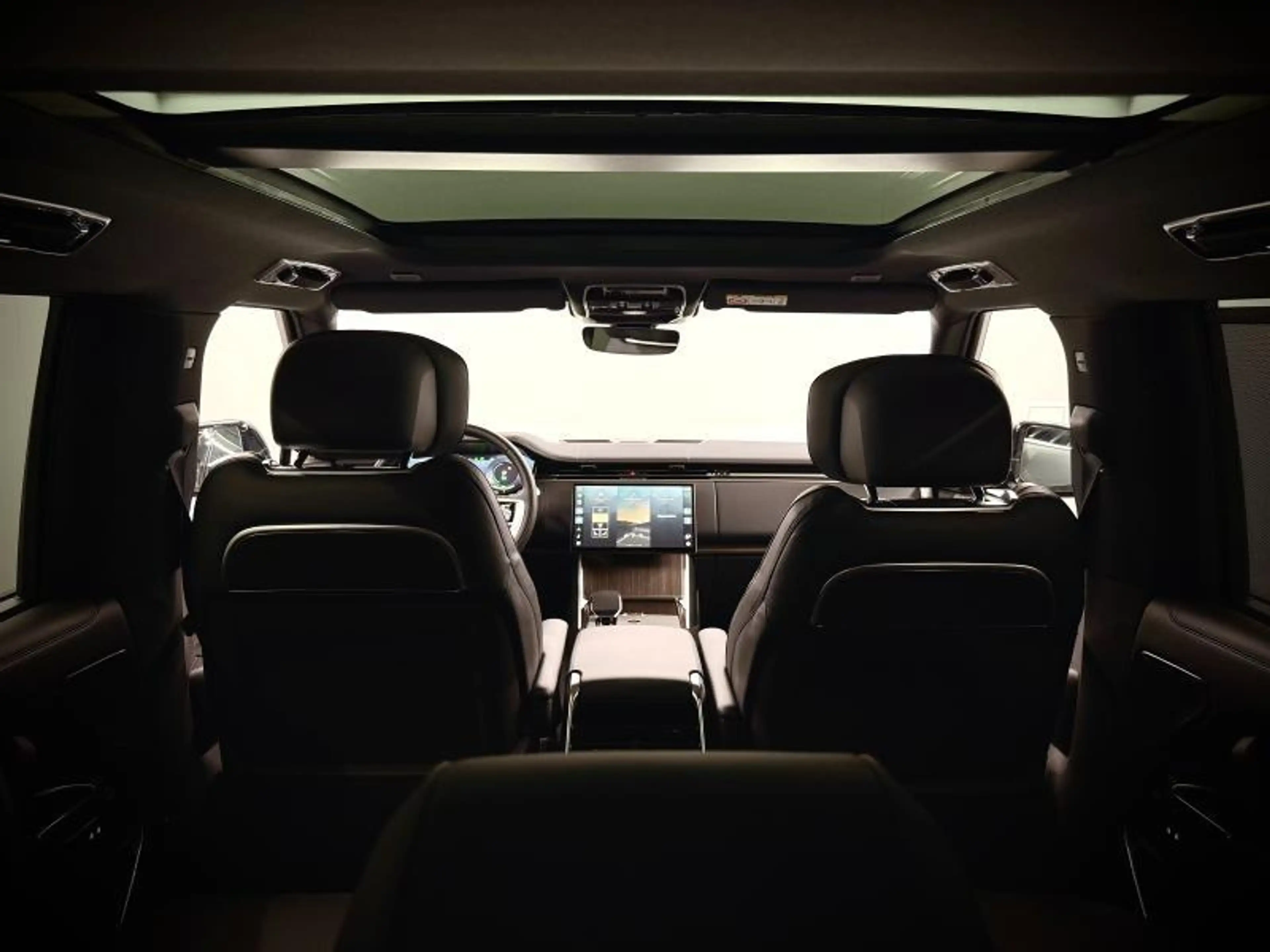 Land Rover Range Rover SWB P460e HSE 26MY — photo 37