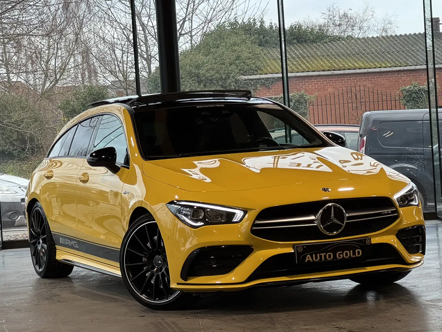 Mercedes-Benz CLA 35 AMG 306CV/TURBO/4-MATIC/FULLOPTIONS/BOITE AUTO/CARNET Amarillo - 2