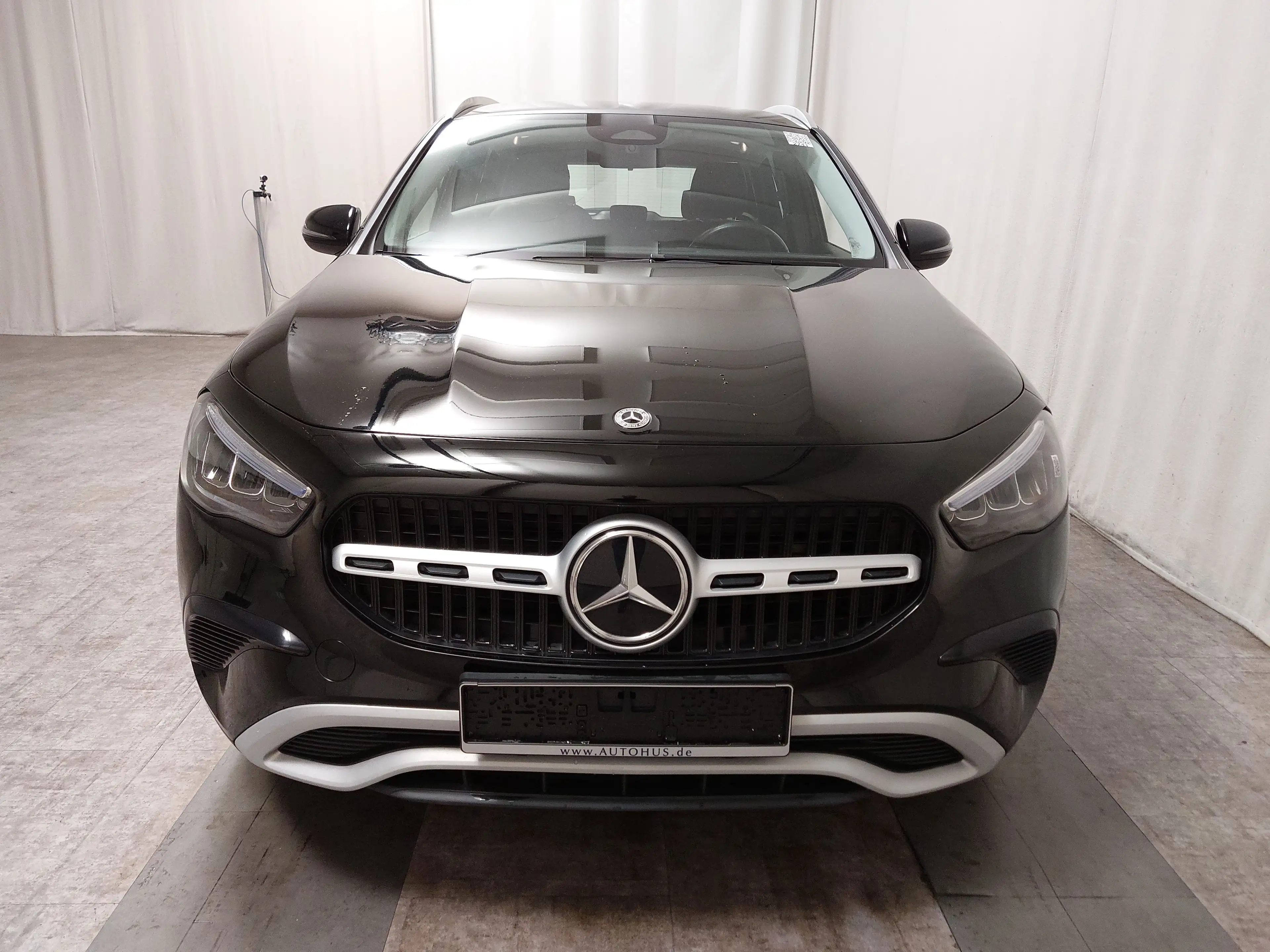 Mercedes-Benz GLA 180 d Navi LED MBUX T-Leder RFK — photo 9