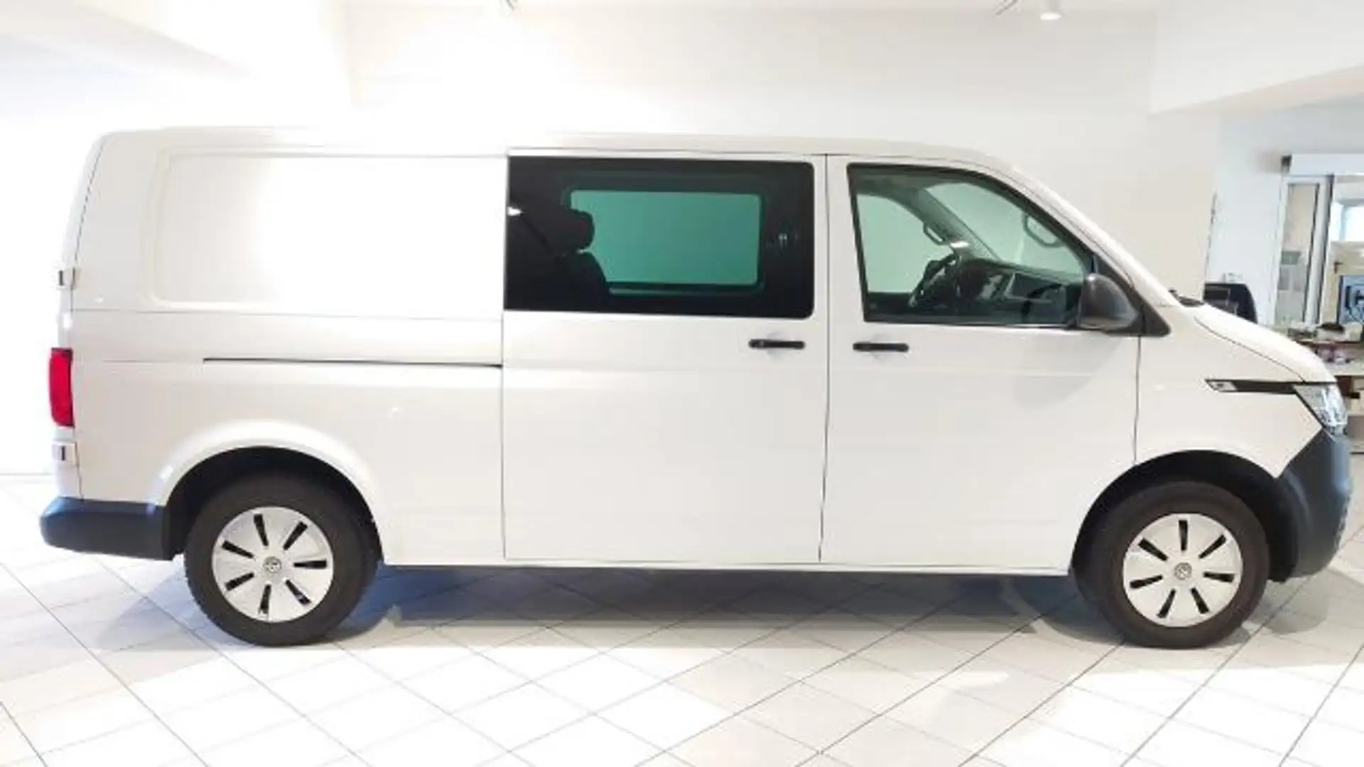 Volkswagen T6 Transporter lang 5 Sitzer Navi Klima vorn und hinten Weiß - 2