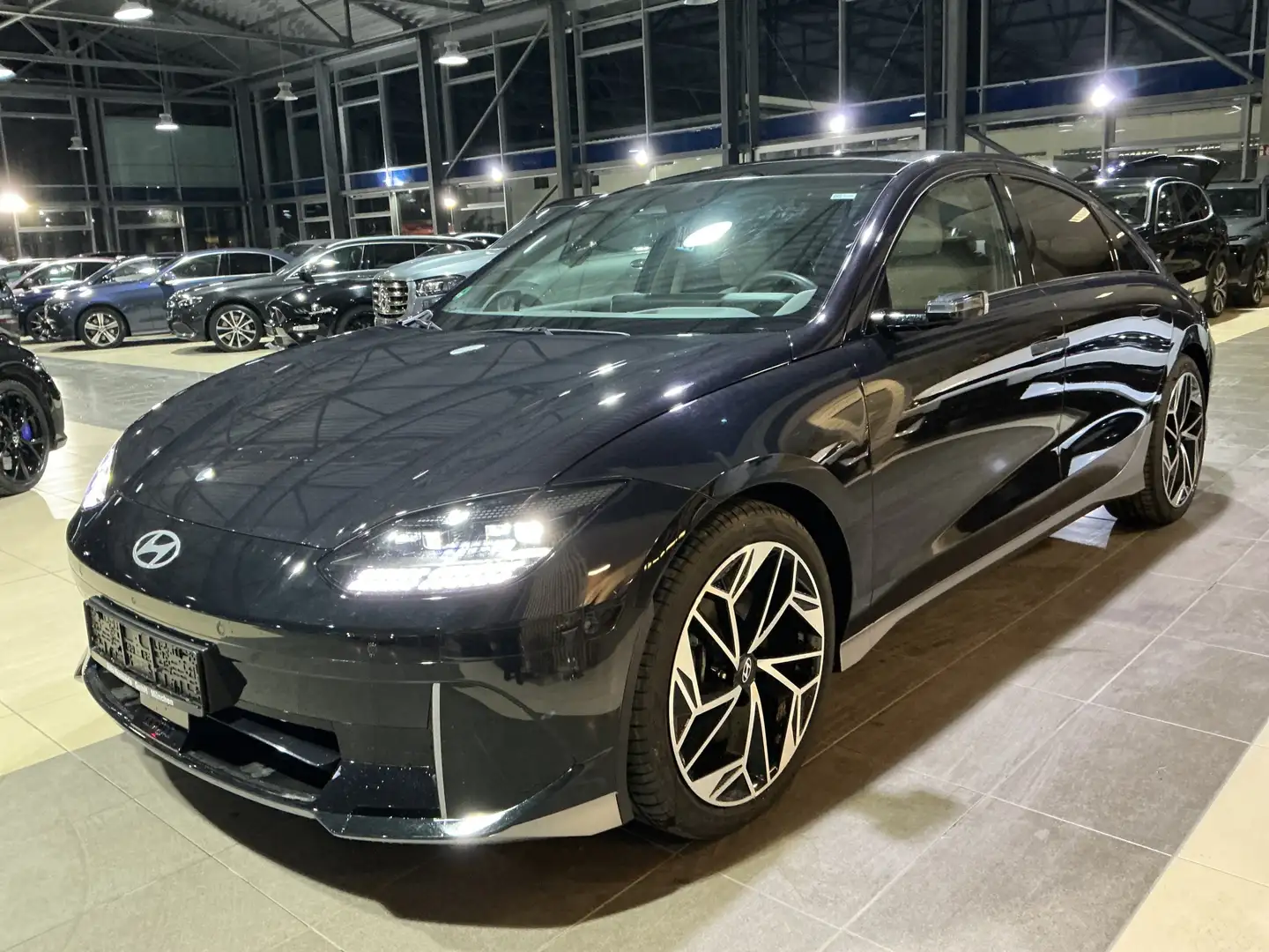 Hyundai IONIQ 6 Uniq Pano. HUD LED NSCC Navi Leder BOSE Bleu - 1