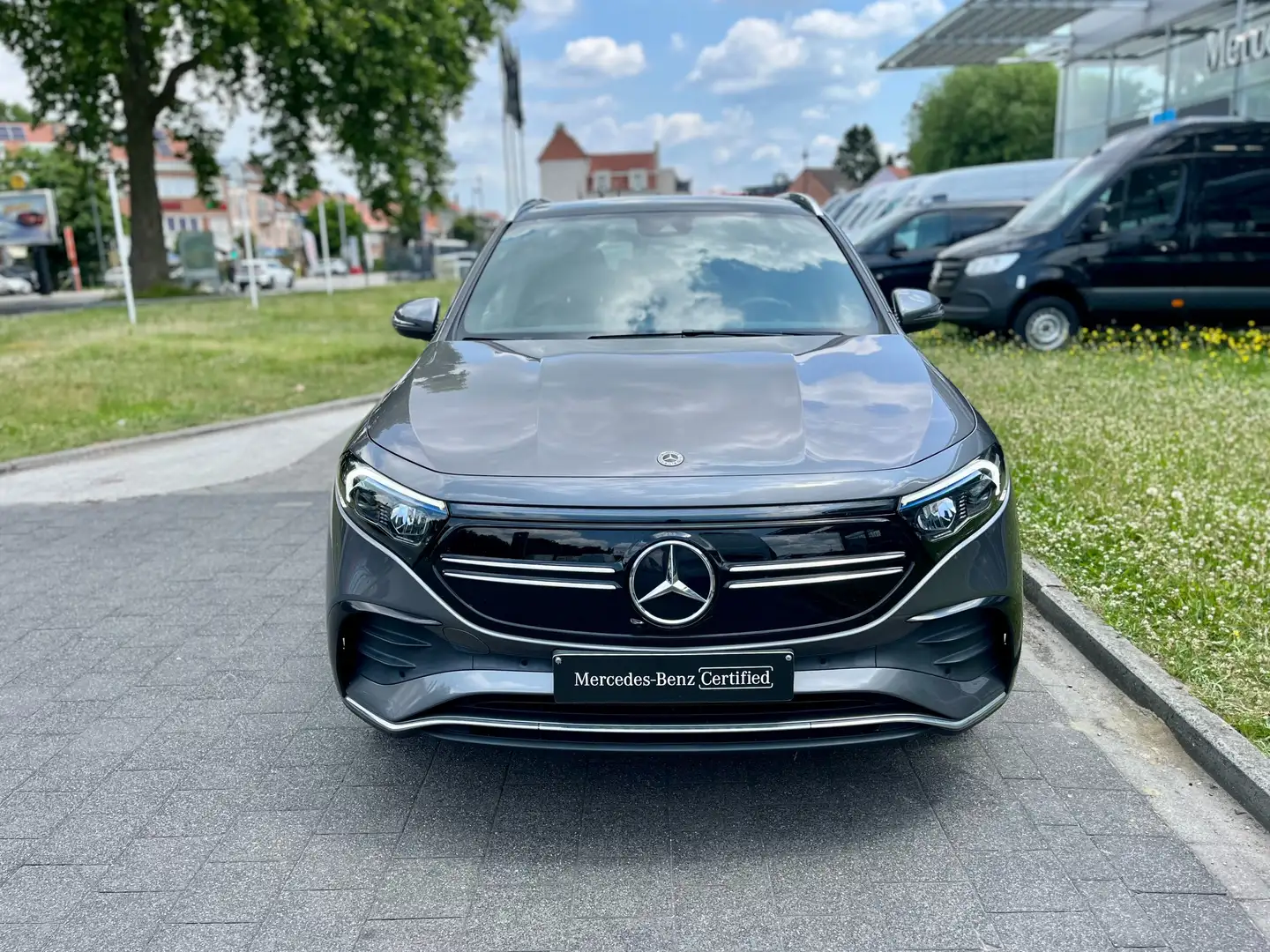 Mercedes-Benz EQA 66.5 kWh 250 Gris - 2