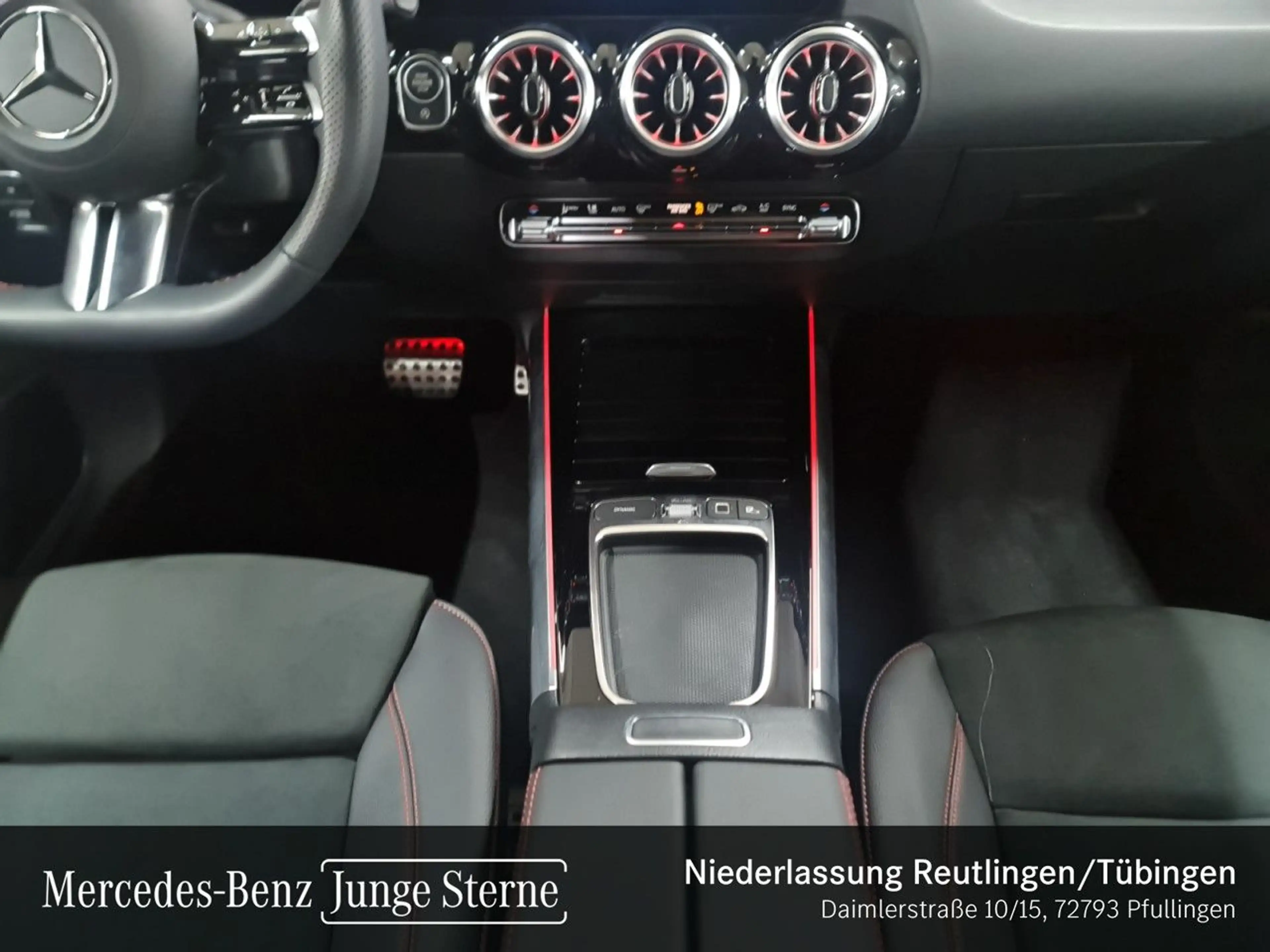 Mercedes-Benz GLA 200 d AMG+360°+AHK+MULTIBEAM+TOTW+KEYLESS+8G — photo 15