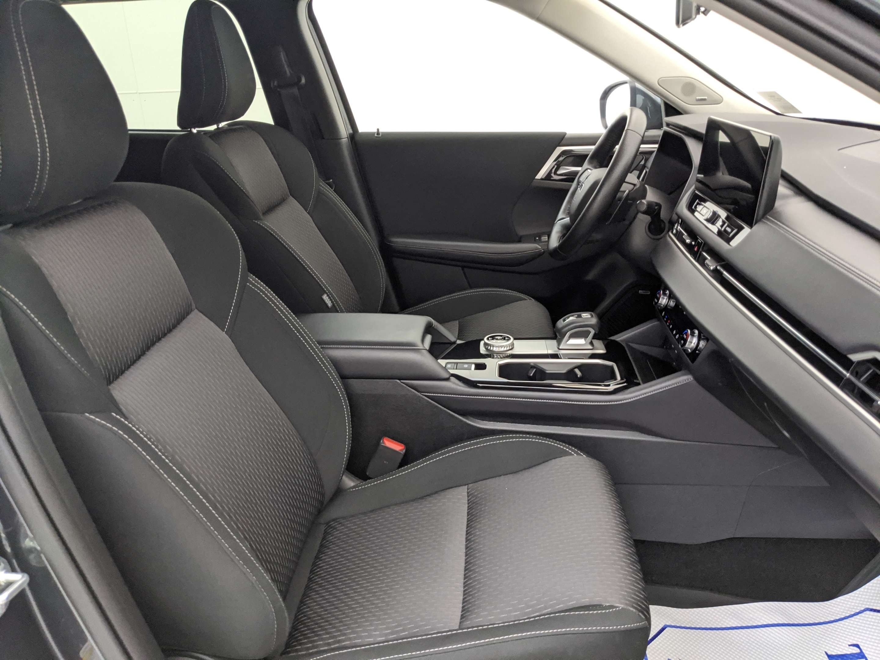 2025 Mitsubishi Outlander