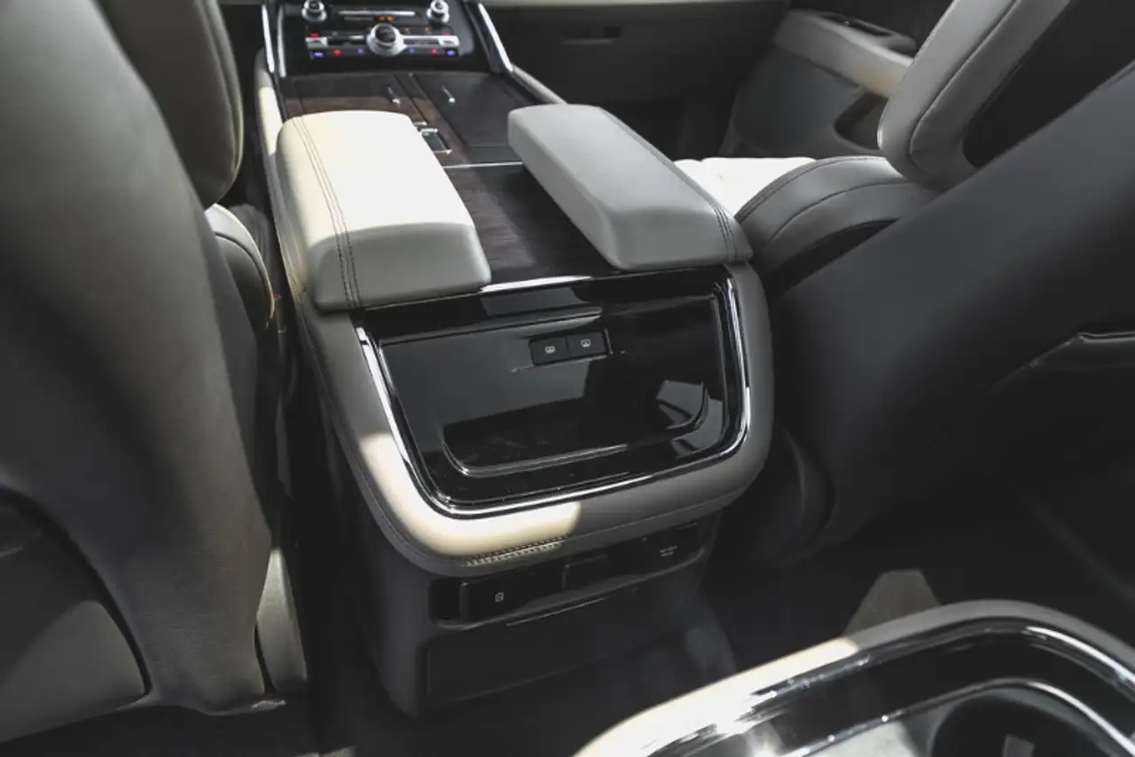 Lincoln Navigator снимка Lincoln Navigator