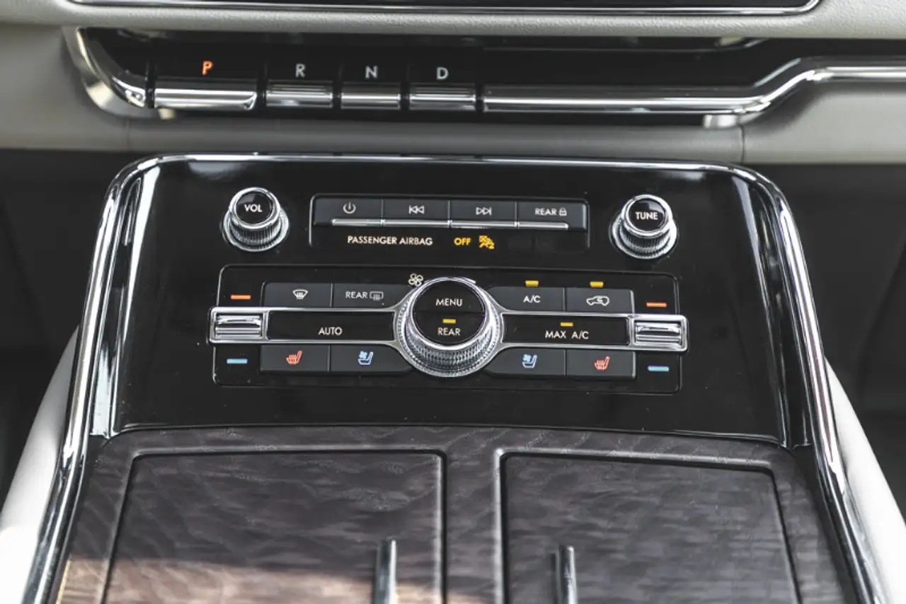 Lincoln Navigator снимка Lincoln Navigator