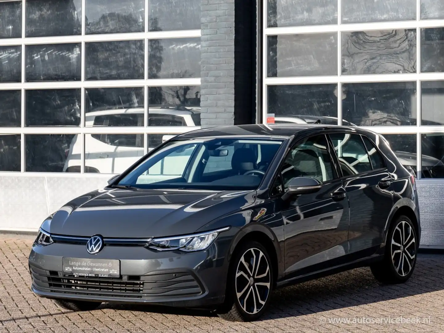 Volkswagen Golf 1.5 TSI life Grijs - 1