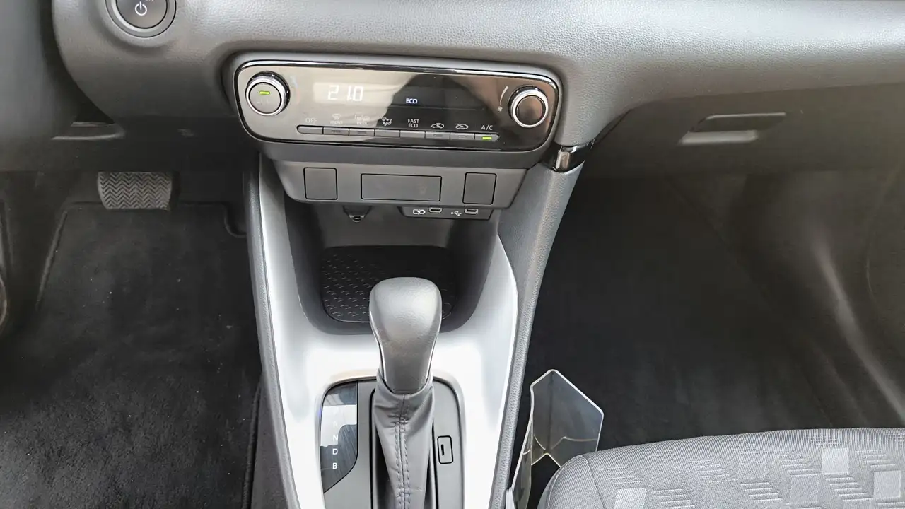 Toyota Yaris Yaris — photo 19
