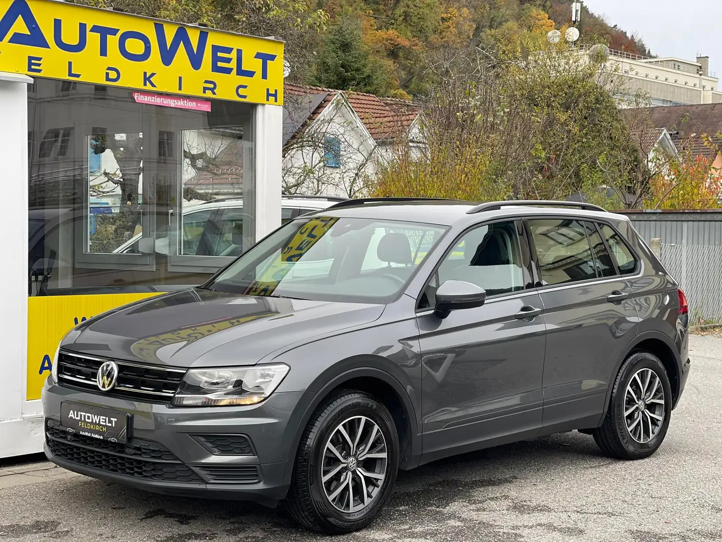 Volkswagen Tiguan Trendline BMT 1.4 TSI *1.BESITZ *NEU PICKERL Grau - 1