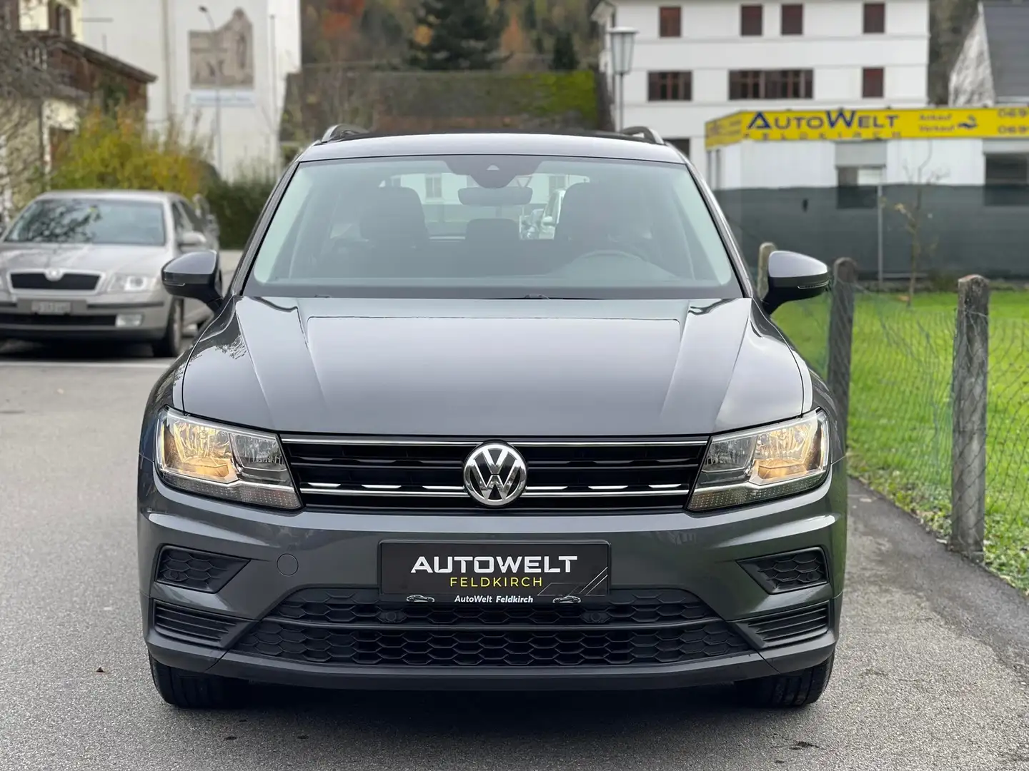 Volkswagen Tiguan Trendline BMT 1.4 TSI *1.BESITZ *NEU PICKERL Grau - 2