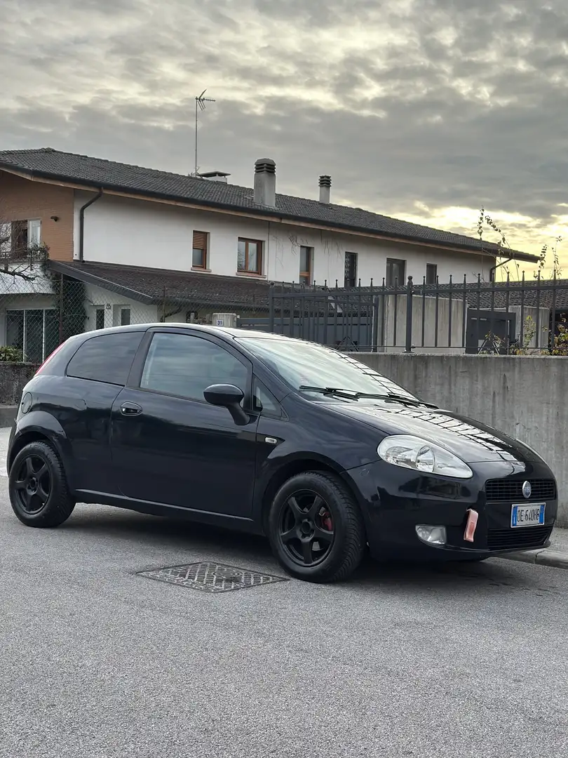 Fiat Grande Punto 3p 1.3 mjt 16v Active c/clima 75cv - 1
