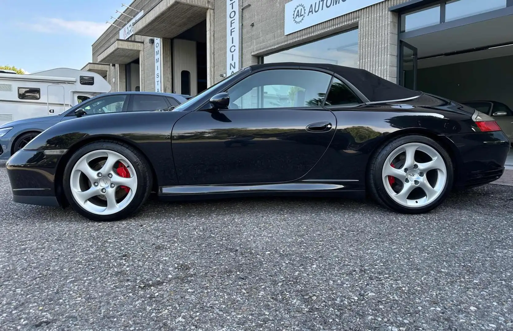 Porsche 996 Carrera 4S cat Cabriolet Schwarz - 2