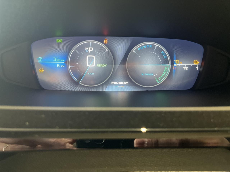Peugeot 408 e-408 210 Allure — photo 11