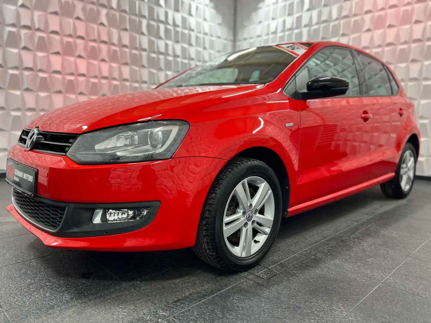 Volkswagen Polo V Match/BiXen/GRA/Sportsitze/LM/Einparkh. Rojo - 1