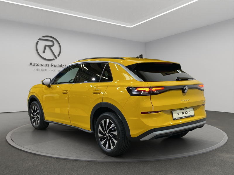 Volkswagen T-Roc 1.5 eTSI DSG Life  / LED RFK — photo 4