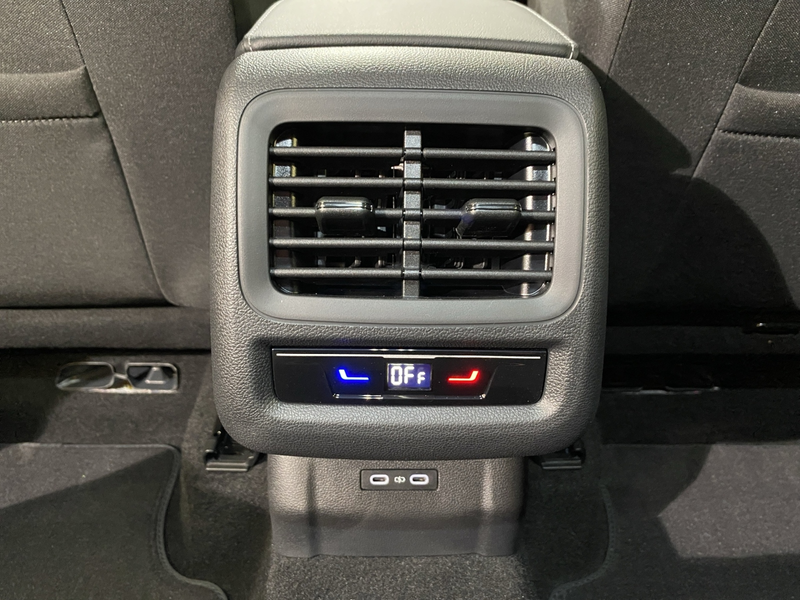Volkswagen T-Roc 1.5 eTSI DSG Life  / LED RFK — photo 12
