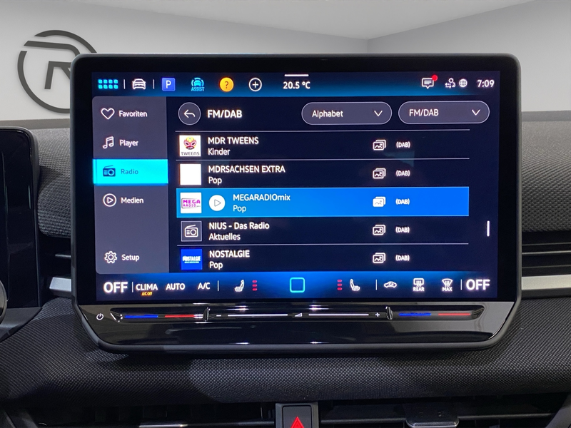 Volkswagen T-Roc 1.5 eTSI DSG Life  / LED RFK — photo 8