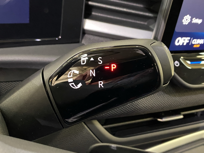 Volkswagen T-Roc 1.5 eTSI DSG Life  / LED RFK — photo 9