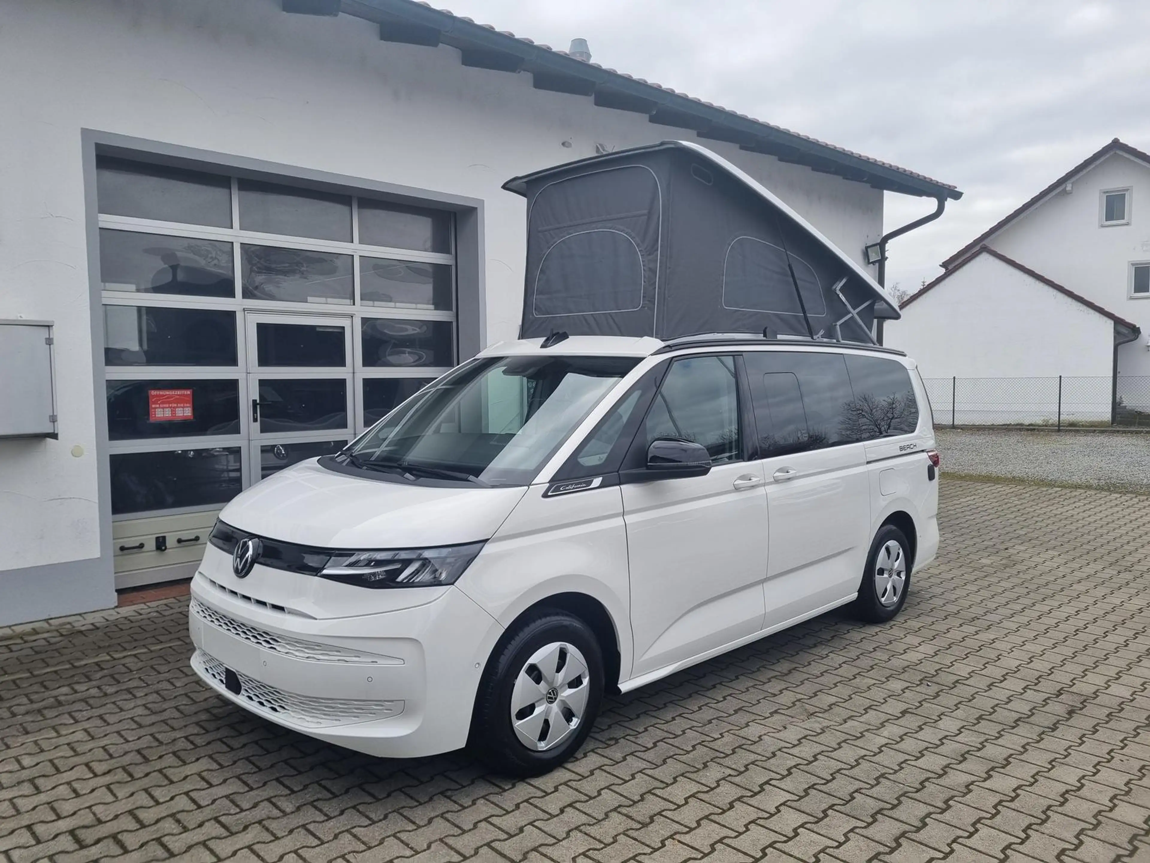 Volkswagen T7 California Beach Camper 2.0 TDI DSG + AHK + Luftstandheizung — photo 2